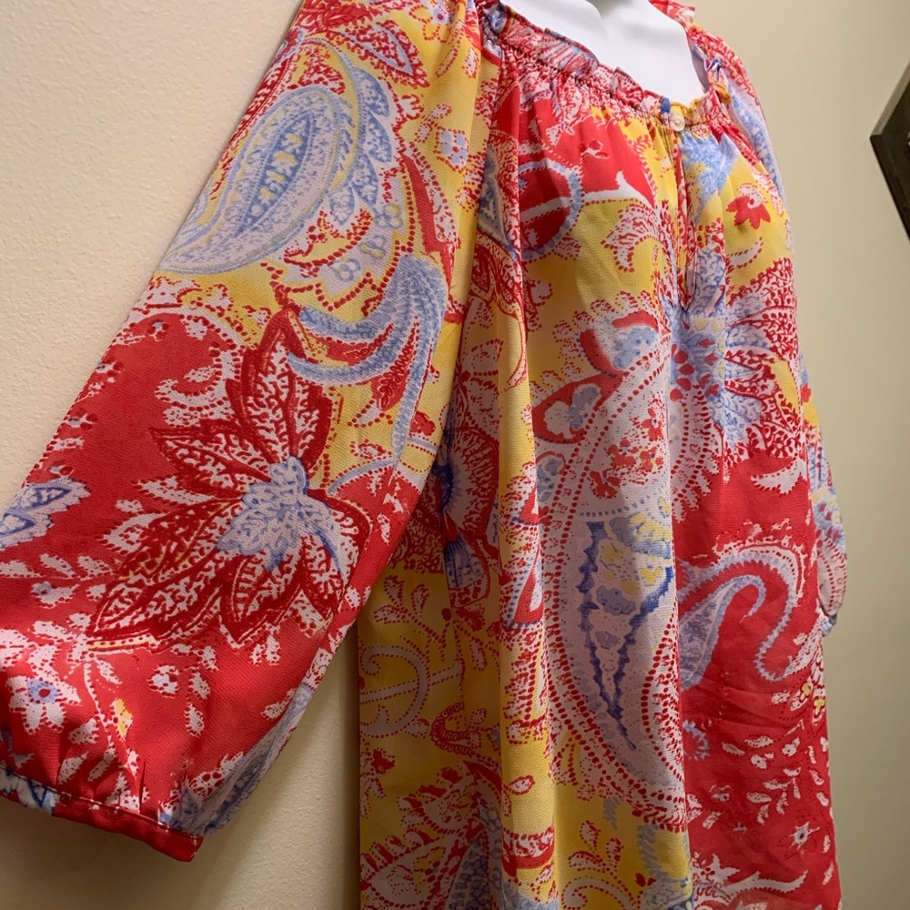 Chaps 3/4 sleeve polyester colorful top